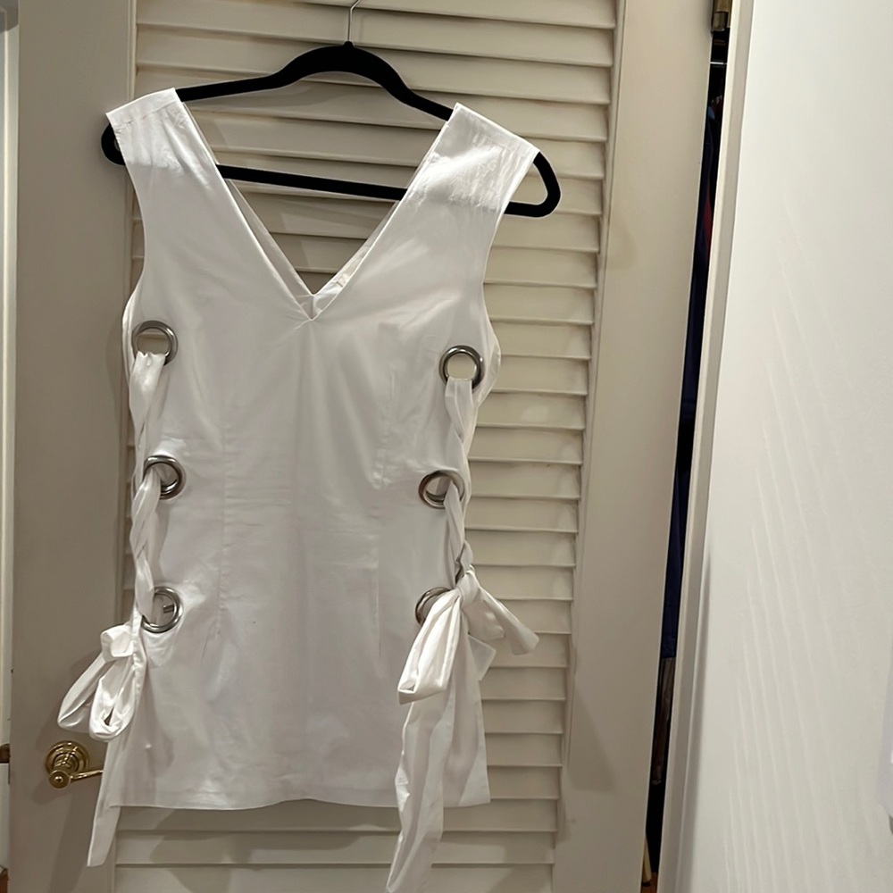 H&M White Sleeveless V-Neck Grommet Tie-Side Top